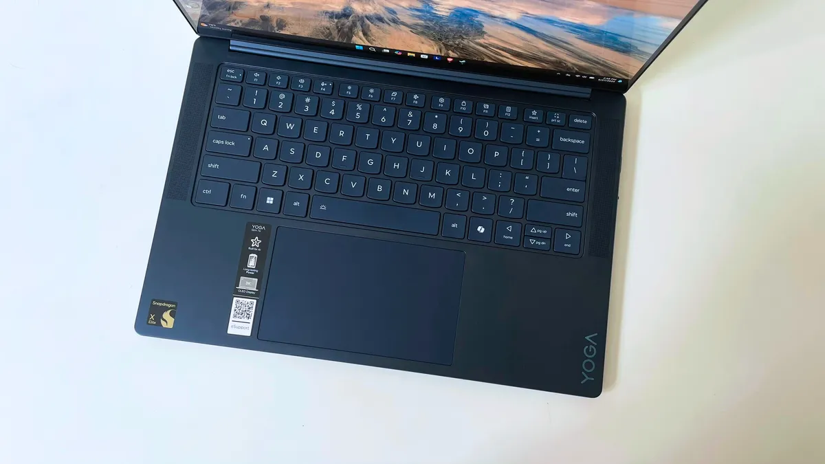 صفحهکلید و تاچپد لپتاپ Lenovo Yoga Slim 7x با پردازنده Snapdragon X Elite